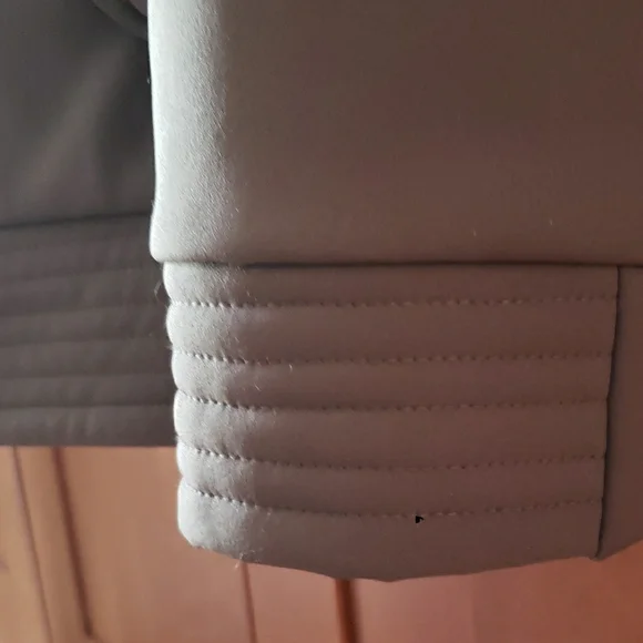 Women's Gray Jacket - Picture 5 of 8